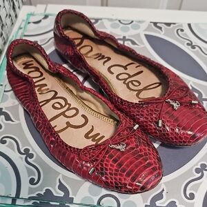 Sam Edelman Textured Red Flats. Size 8.5